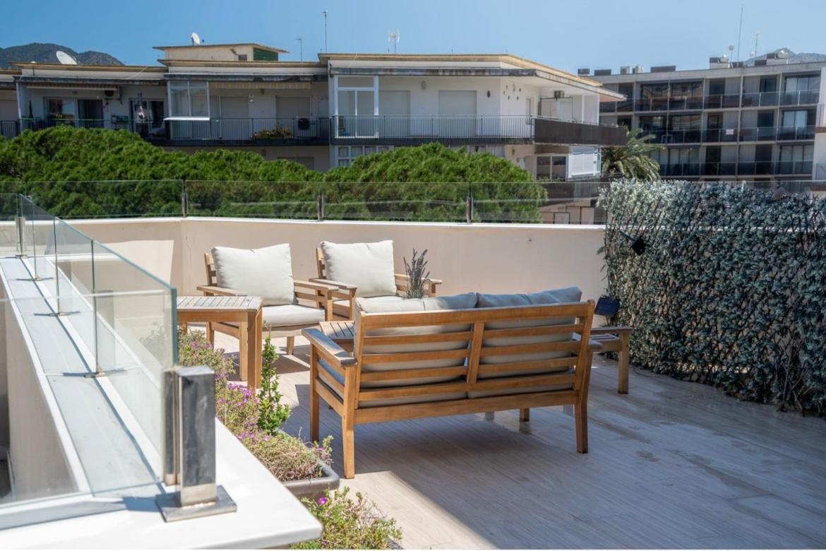 M A R I V E N T Suite With Bathroom And Terrace 50 M2 Roses Bagian luar foto